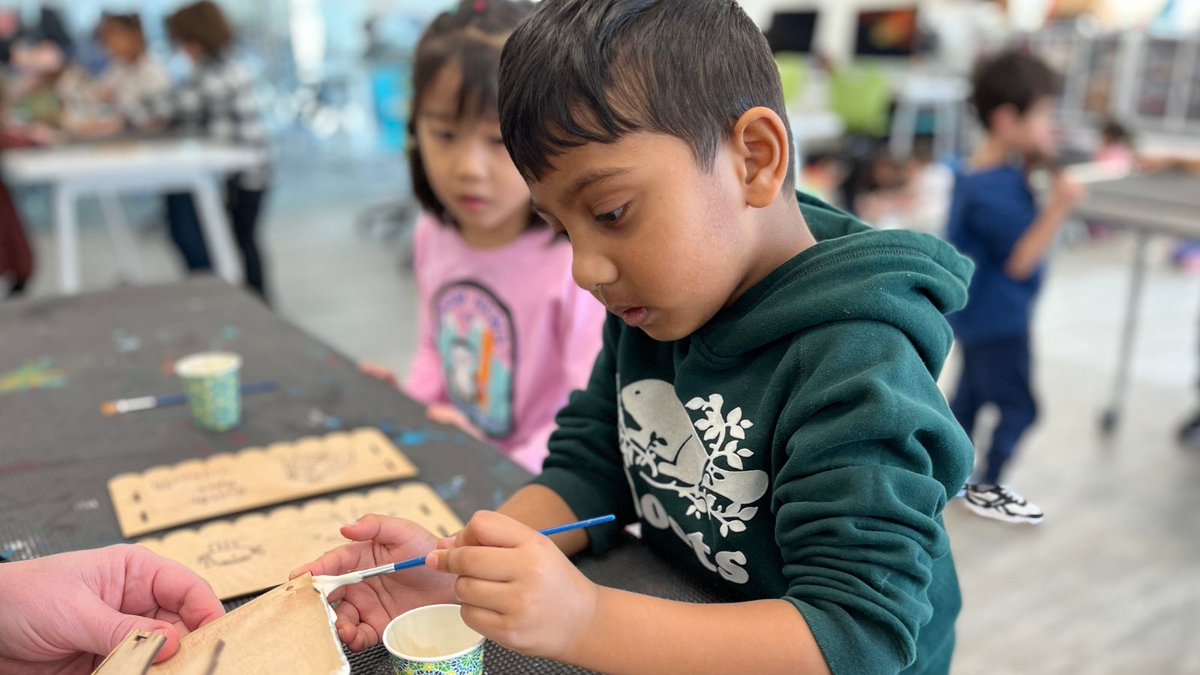 HTSRichmondHill's tweet photo. Our Kindergarteners have been busy! 🤩

They designed bird feeders, and we used our super-cool laser cutter to transform their artwork into real, working feeders. ✨

Our feathered friends now have fantastic dining spots! 🐦

#HTSRichmondHill #HTSCampus #BirdFeeder #LaserCutter https://t.co/QOLeRArz4c