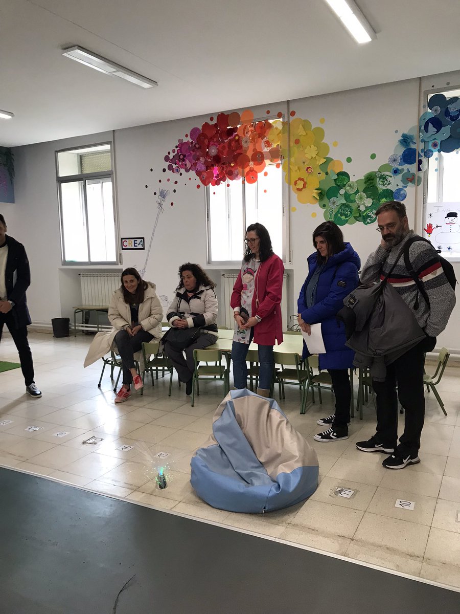 CeipPinoduero's tweet photo. Hemos recibido la visita de nuestros compañeros de @CEIPVillaRomana @CraLaEsgueva @ColePradera y @Claudio_CEIP que están realizando este curso el #PIEEFFA Una gran jornada compartiendo experiencias y sueños. @CSFPJCYL @educacyl @cfievalladolid https://t.co/42UYBtoLDX