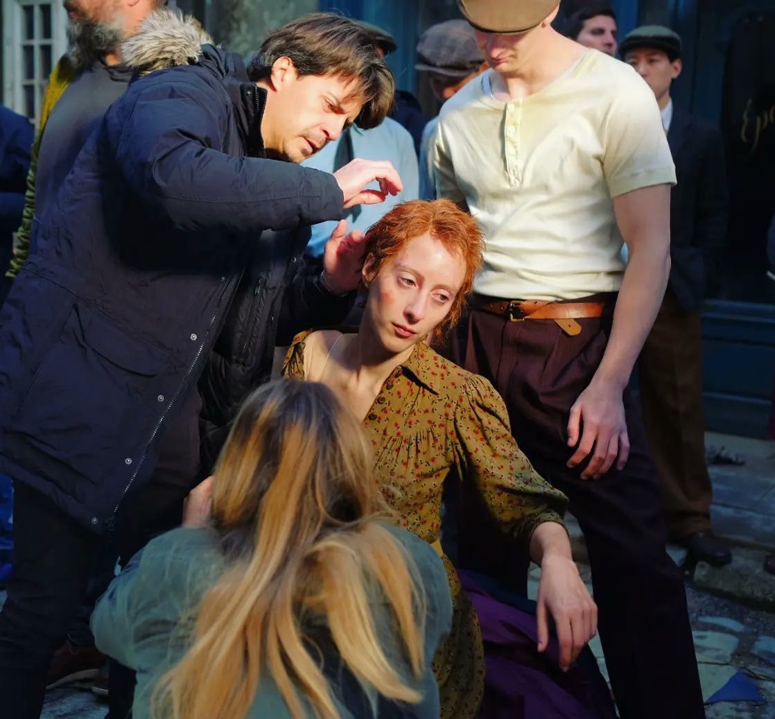 iwtvupdates's tweet image. New behind the scenes photos of Roxane via iwtvwriters!