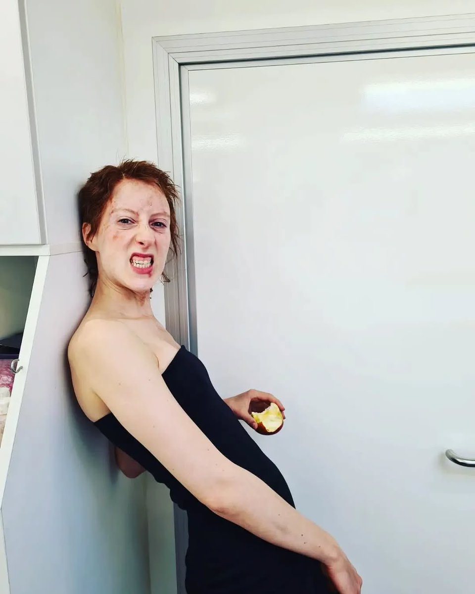 iwtvupdates's tweet image. New behind the scenes photos of Roxane via iwtvwriters!