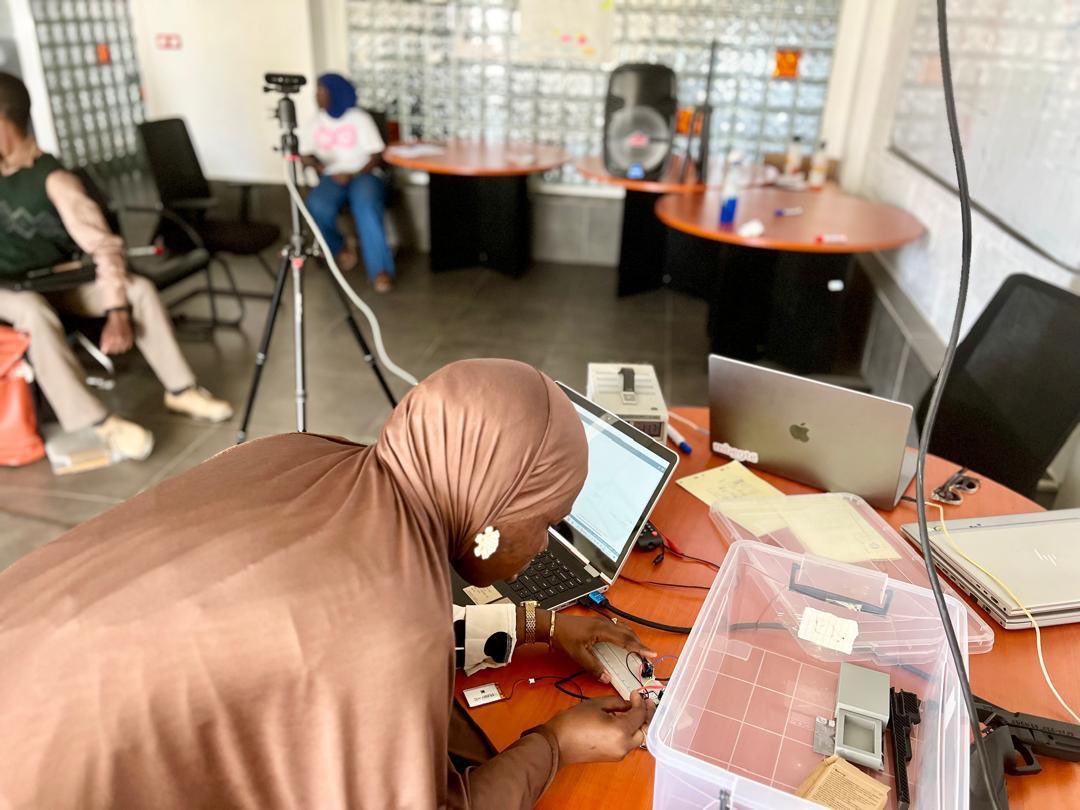 ODCSenegal's tweet image. Retour sur l’Arduino Day 2025
Une journée exceptionnelle dédiée à l’innovation et à la créativité au FabLab d’Orange Digital Center
Merci à tous les participants pour leurs projets inspirants et leurs échanges enrichissants. 🙏🏿
#ArduinoDay
#FabLabSolidaire
#OrangeDigitalCenter