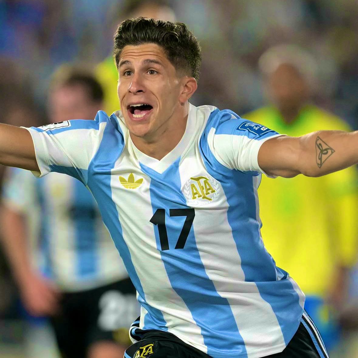 Like father, like son 🇦🇷🧬