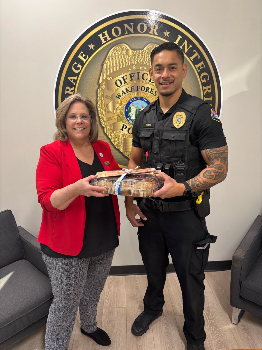 Thank you to the staff at Meridian Apartments for dropping off some muffins earlier this month for our officers to enjoy. We really appreciate them! 

#WakeForestPoliceDepartment #TownOfWakeForest #wakeforestnc