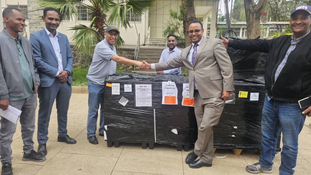 EPHIEthiopia's tweet photo. EPHI has received supplies for its #Integrated #Genomics and #Bioinformatics #Surveillance and #Research #Facility through the #EPiGEN (#EDCPT3-funded) project.
https://t.co/3wVqlBDh9l
https://t.co/LeH41fBhyZ https://t.co/BfzXP3TZQY
