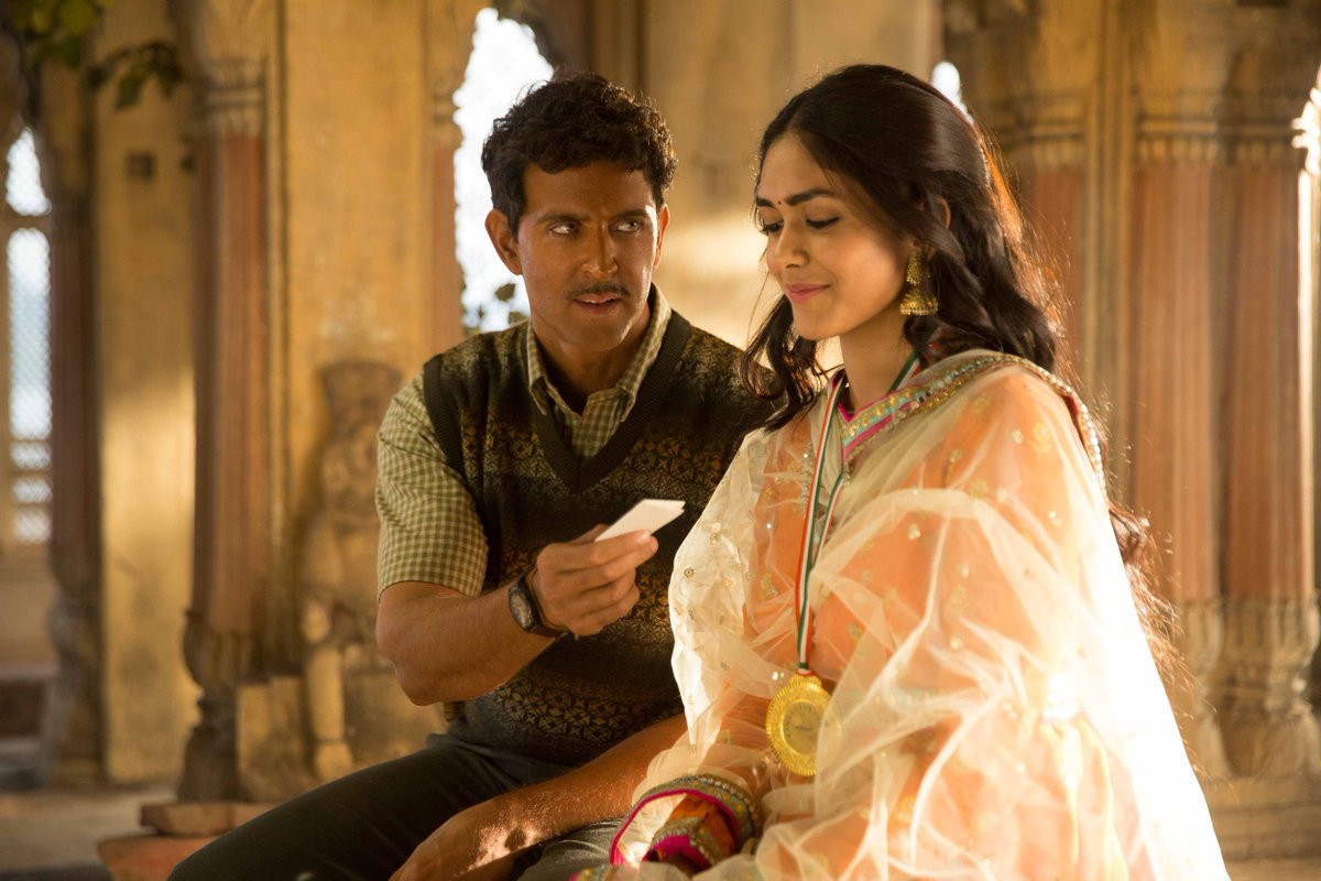 viddhus8's tweet image. After many months, watching #Super30 once again..
It's very difficult to watch @iHrithik in such de-glamourous role but he killed that role with his natural acting!
@mrunal0801 is also simply superb with her acting 
#HrithikRoshan #MrunalThakur