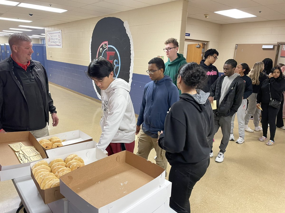 What a great way to start the day! We were able to reward over 700 students who were on the 3rd quarter Honor Roll. Thank you One Church for providing the donuts and helping us pass them out to our students. #FairfieldPride