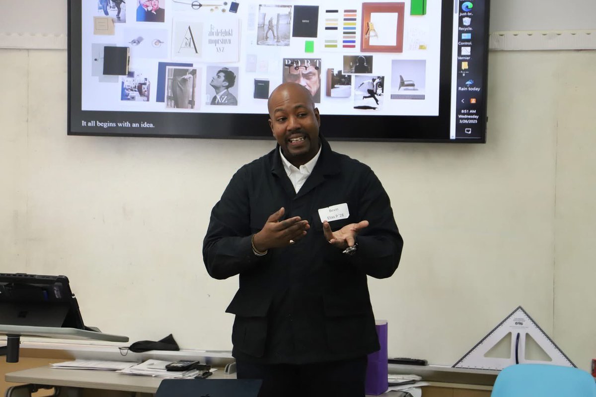 stedmundprep's tweet image. Our students were engaged and energized at today&apos;s Career Day! A big thank you to our 20 presenters made up of alumni, parents, and friends for investing in the next generation. 
flic.kr/s/aHBqjC6MJP
#BoldLearning #UncommonLeaders #SEPFamily