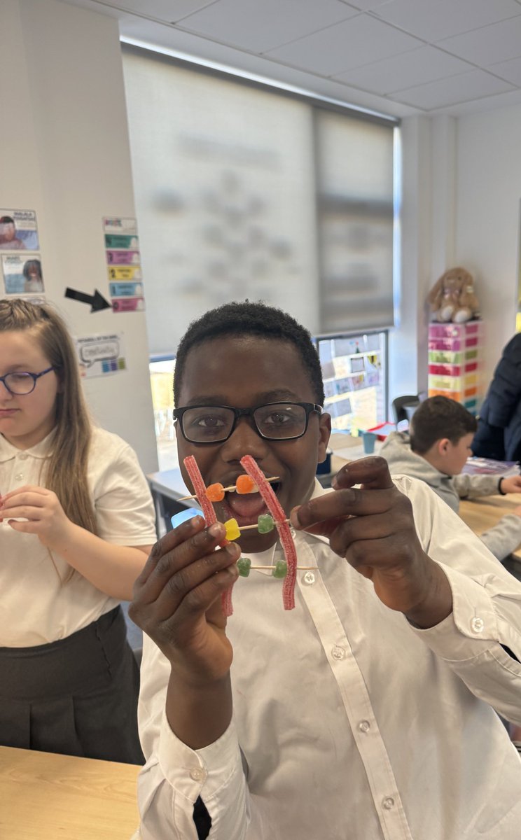 StNinians_PS's tweet image. Science is sweet! P5/6 enjoyed creating DNA models to explore the building blocks of life. 🧬 #LearningWithoutLimits