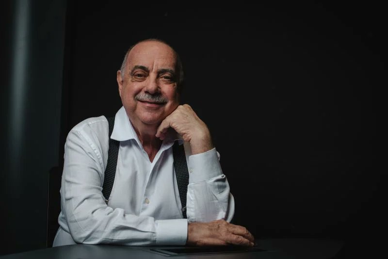 Nota de Pesar da AMP:
É com imenso pesar que a Associação Mineira de Propaganda recebe a notícia do falecimento do prefeito de Belo Horizonte, Fuad Noman. Um líder cuja dedicação incansável marcou sua trajetória como servidor público exemplar e ser humano admirável.