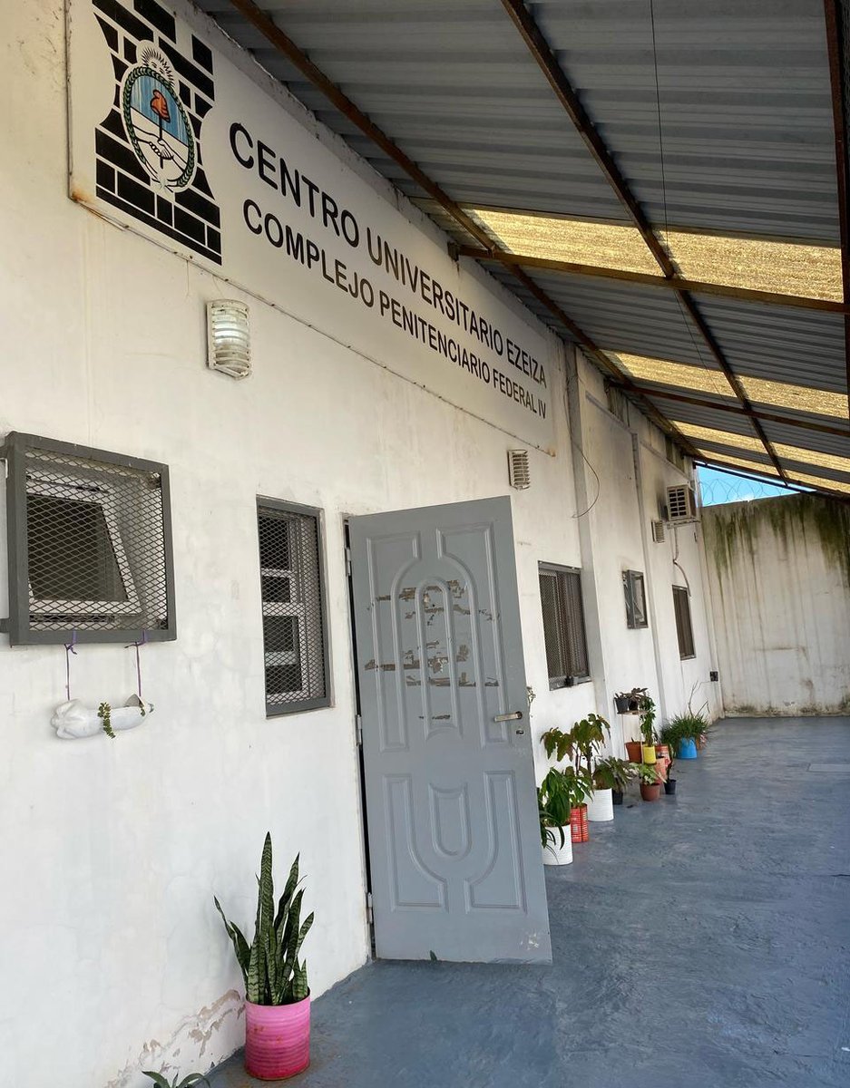 Ezeiza📍 | El equipo de Género y Diversidad Sexual y la subdirectora de la DGPDH de la PPN estuvieron en el CUE de mujeres del CPF IV para dialogar con las estudiantes y compartir las acciones de la Procuración relacionadas con la Resolución Nº 372/25 del Min. de Seguridad.