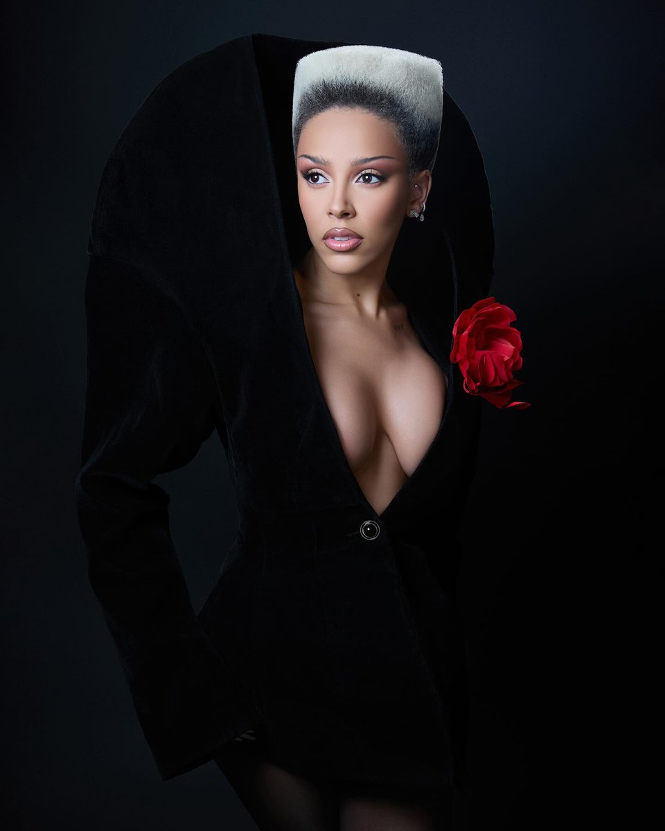 DojaNews's tweet image. .@DojaCat via Instagram — &quot;tu es ma vie 💋&quot;