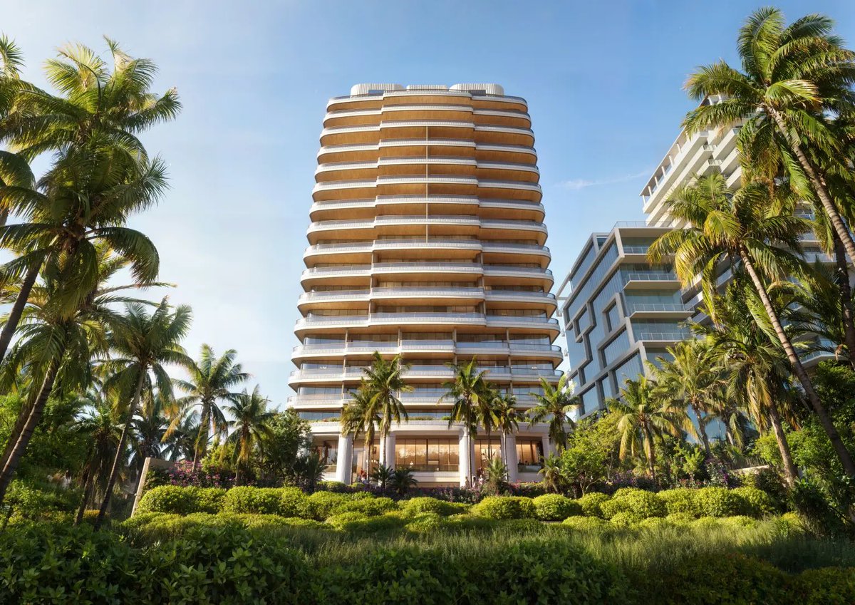 OfficialJoelF's tweet photo. These two vacant Miami Beach buildings face demolition amidst plans for Casa Cipriani at 3611 Collins Ave in mid-beach

A new 17-story tower would be built with 23 residences (starting at est. $25 million), a 40-suite hotel and a private members club https://t.co/hG8HoFMXEG