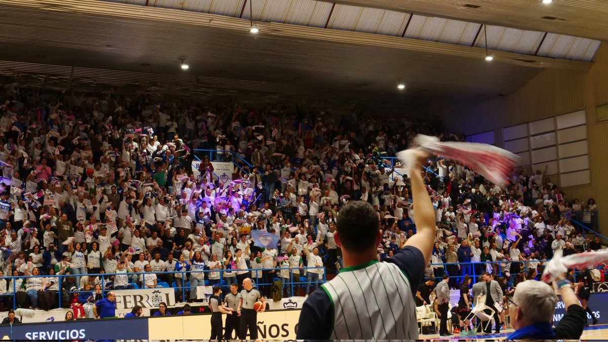 Apoiando ao <a href="/UniFerrol/">Baxi Ferrol</a> no primeiro partido da final da <a href="/EuroCupWomen/">EuroCup Women</a>.

Orgullo de equipo, orgullo de xogadoras! A pola 🏆, campionas! 

#amaxiadamalata