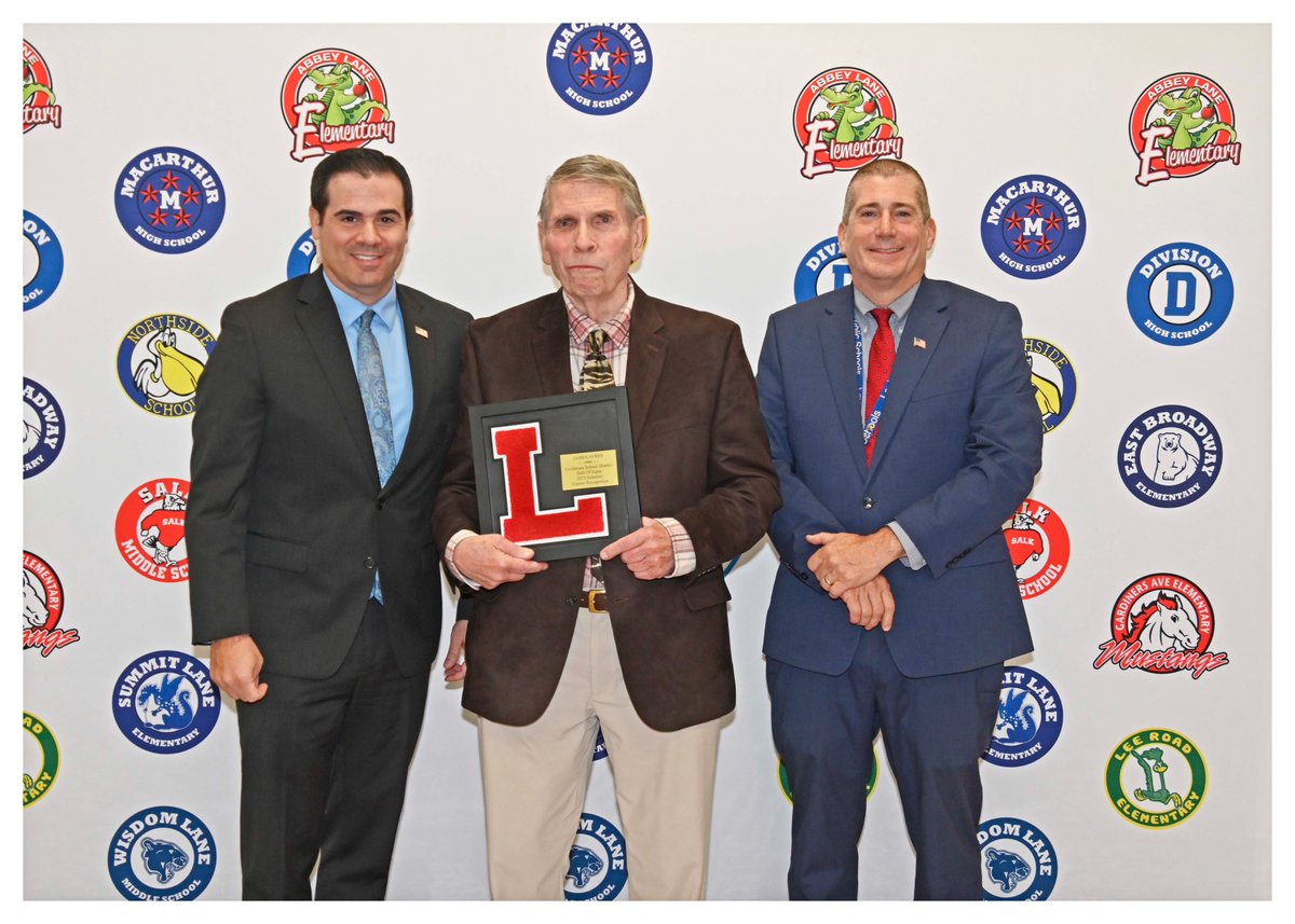 LegFerretti's tweet photo. It was my pleasure to attend the Levittown Educational Foundation Dinner last night to honor the 2025 Hall of Fame Inductees and Community Recognition Award Recipients along with Hempstead Town Clerk Kate Murray. https://t.co/HpvaUjXBjb