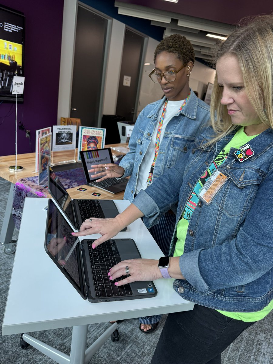 MrsSeagroves's tweet photo. Had a great time presenting at the Aspire Showcase! ✨
I shared how my students use Adobe to create 
AI-generated images for meaningful work in the classroom. 
@AdobeForEdu 
@HumbleISD_DDI @HumbleISD_EGE #AspireShowcase #AIinEducation https://t.co/FAd5OGFCDD