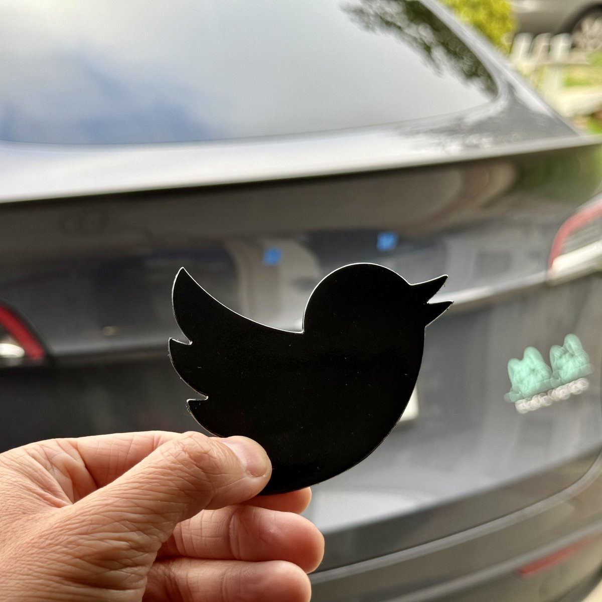 WinstonMakes's tweet photo. Disguising my #Tesla to avoid vandalism... Think it'll work?😏😂 https://t.co/XXlgK4NXa6