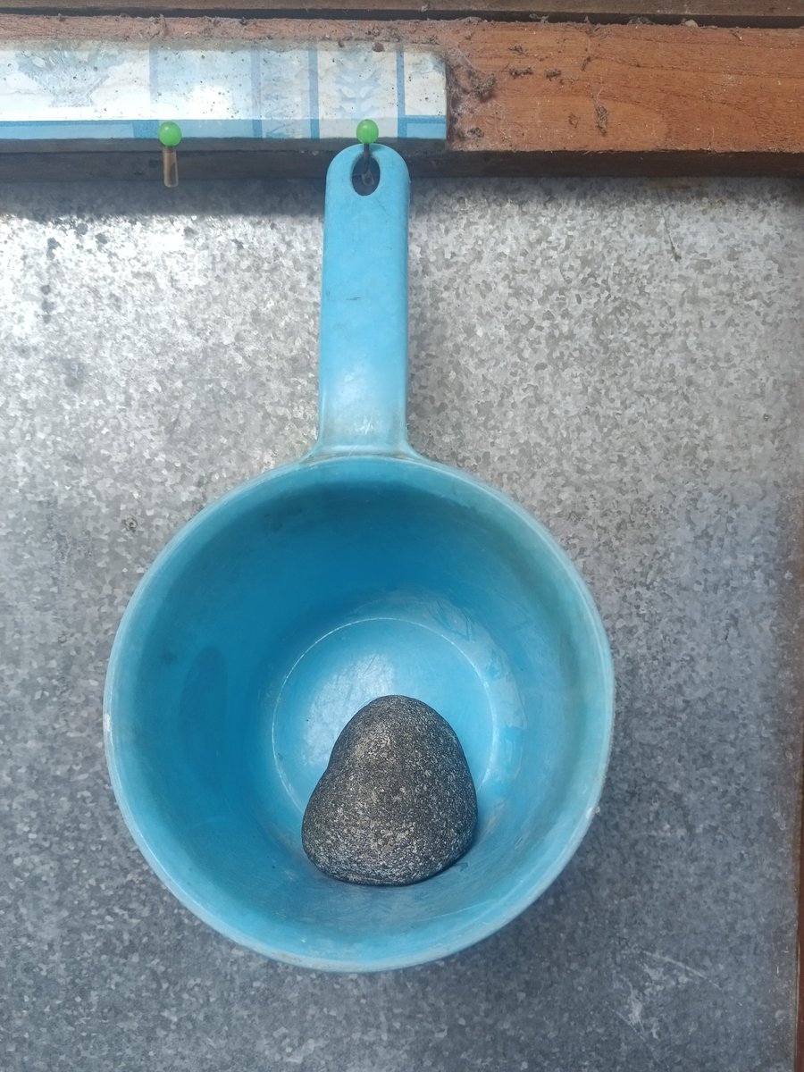 Kalau kalian paham hubungan dua benda ini maka berarti kita seumuran 😊