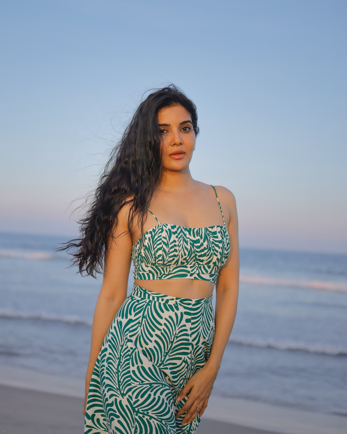 Gm_a8a5aoAAoXI4?format=jpg&name=large