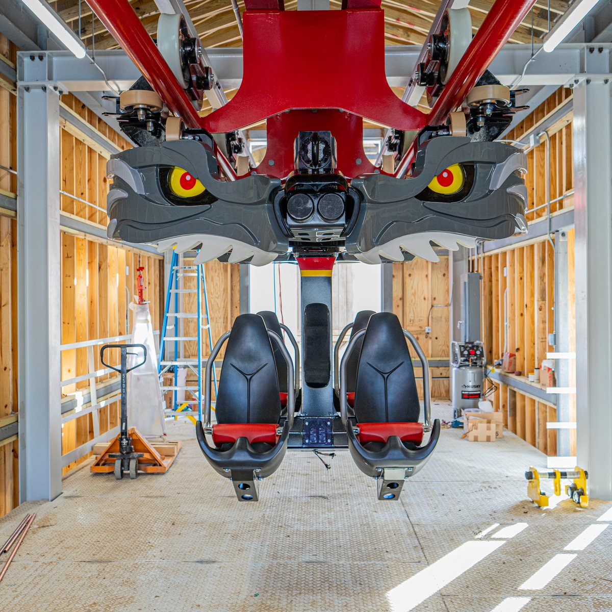 BuschGardensVA's tweet image. Giving our fans what they want, more close-ups of The Big Bad Wolf: The Wolf's Revenge train. 🐺 🎢