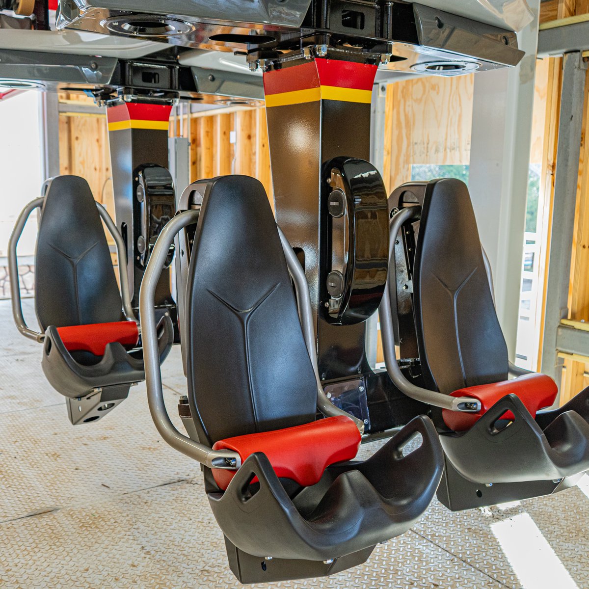 BuschGardensVA's tweet image. Giving our fans what they want, more close-ups of The Big Bad Wolf: The Wolf's Revenge train. 🐺 🎢