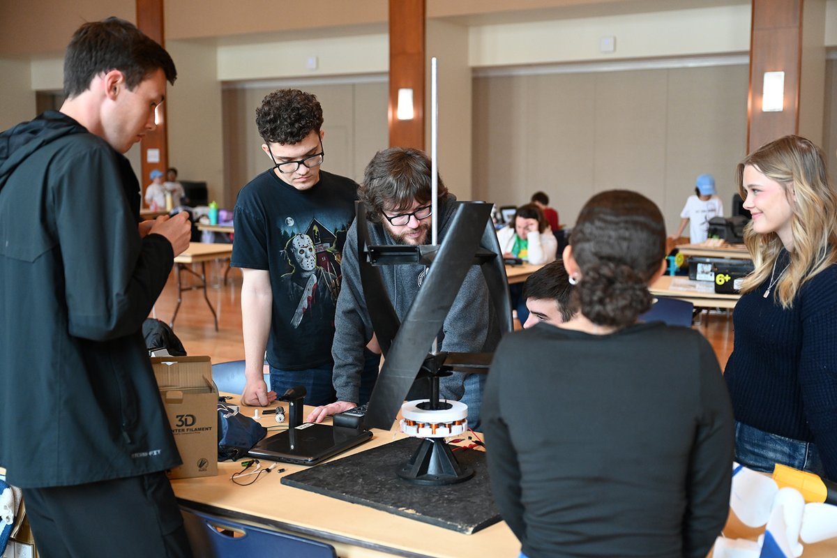 PSU_CollegeOfEd's tweet image. Today, @pennstateCSATS and @PSUEngineering hosted the Pennsylvania State #KidWindChallenge at the HUB-Robeson Building on the #PennState University Park campus.

Elementary, middle and high school students were judged on their experimental wind turbines and an instant challenge.