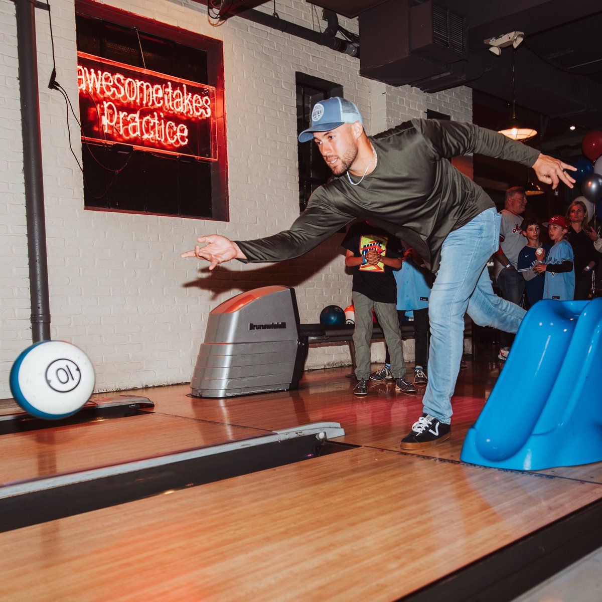JaysCare's tweet photo. George Springer’s 3rd Annual Bowling Benefit is back! 🎳

Join George Springer for a night of bowling, food, drinks, entertainment, and support for two great causes – Jays Care and SAY: The Stuttering Association for the Young.

📅 Wednesday, April 16 – 6:00 PM
 📍 The Ballroom Bowl | Toronto
 
Spots are limited! Get your tickets today at https://t.co/sCGyO2rFAy