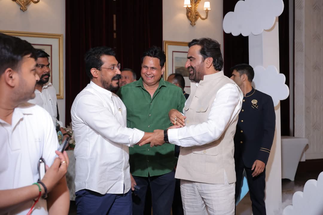 hanumanbeniwal's tweet photo. आजाद समाज पार्टी (कांशीराम) क�� राष्ट्रीय अध्यक्ष व उत्तरप्रदेश राज्य की नगीना   लोक सभा क्षेत्र से सांसद एडवोकेट चंद्रशेखर जी आजाद ने दिल्ली में मेरे लाडले बेटे आशुतोष बेनीवाल के जन्म दिवस के अवसर पर आयोजित कार्यक्रम में पधारकर बेटे को आशीर्वाद दिया |
@BhimArmyChief https://t.co/dHLhioXJok