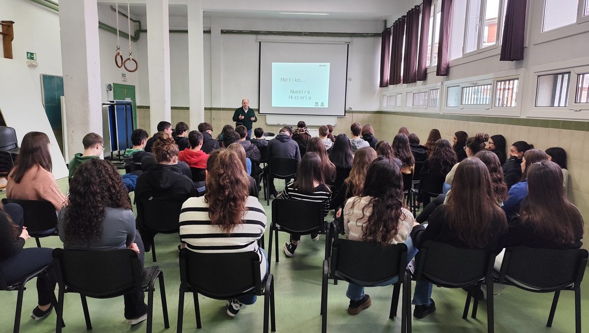 👩‍🎓🧑‍🎓 «La Empresa Familiar en las Aulas» | Los alumnos del #CIPElizondo exploran el modelo de empresa familiar con <a href="/MartikoOficial/">MARTIKO</a> 

👉 El CIP Elizondo acogió el 11 de febrero dos charlas impartidas por la empresa familiar navarra asociada <a href="/MartikoOficial/">MARTIKO</a>. adefan.es/los-alumnos-de…