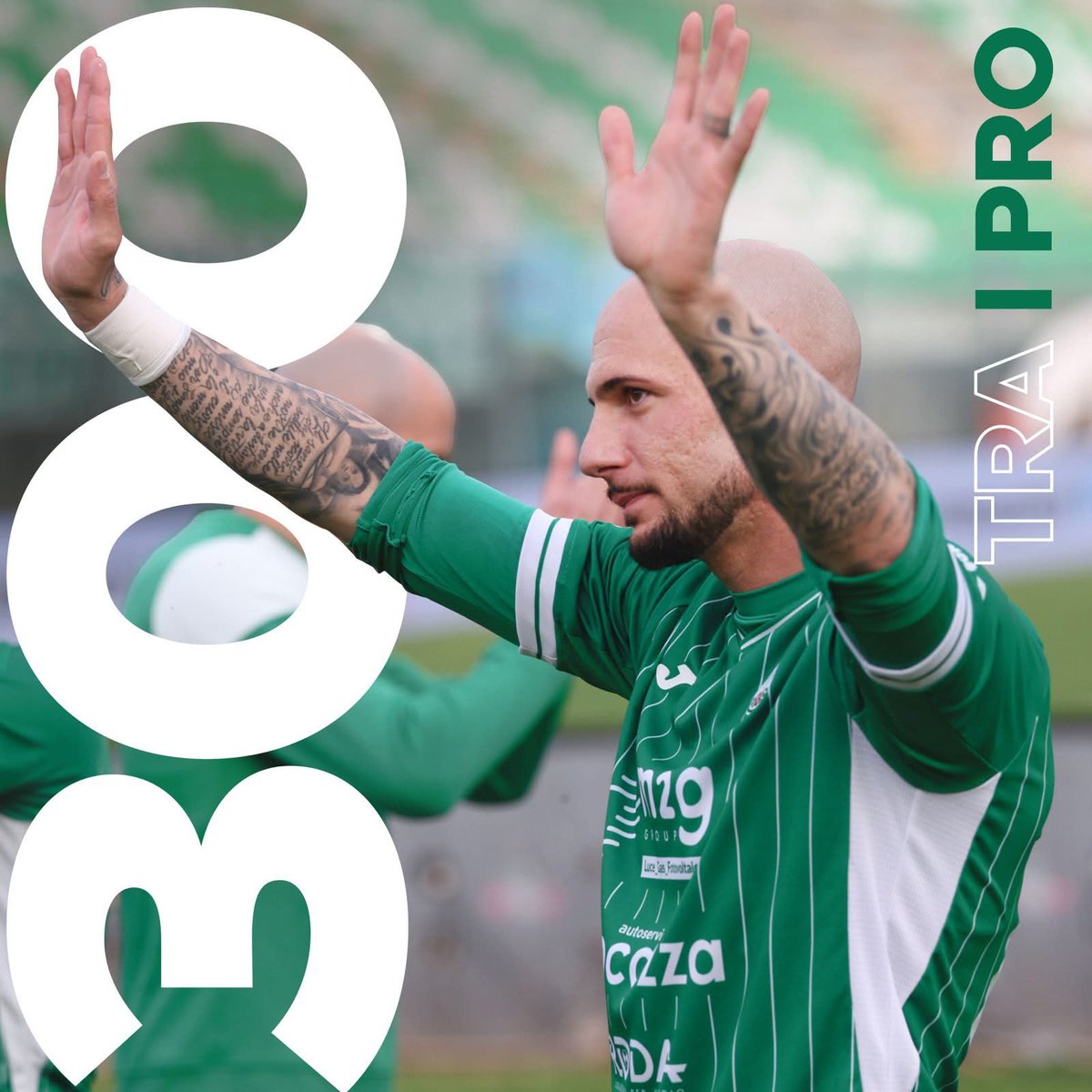 MonopoliCalcio's tweet photo. 300 presenze tra i pro per il 23 biancoverde!
💚🤍⭐️
#Calvano #Monopoli https://t.co/K5Hmqq86UR