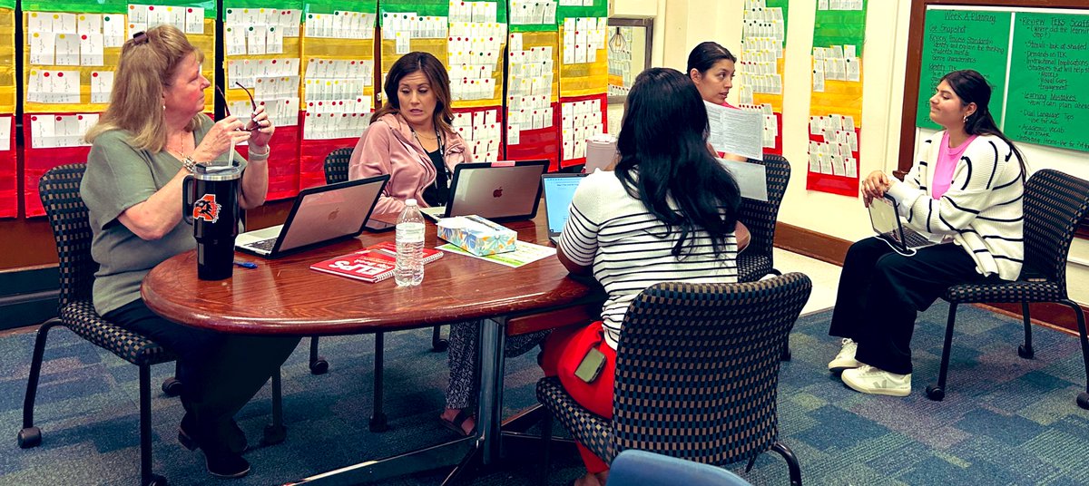 MeadowbrookFW's tweet image. Our #4thGradeTeam making final enhancements and revisions to our @lead4ward STAAR Rockin’ Review plans. Keep up the HEART ❤️ &amp;amp; Great work! @FWISDCareers @FWISDPLI @FortWorthISD