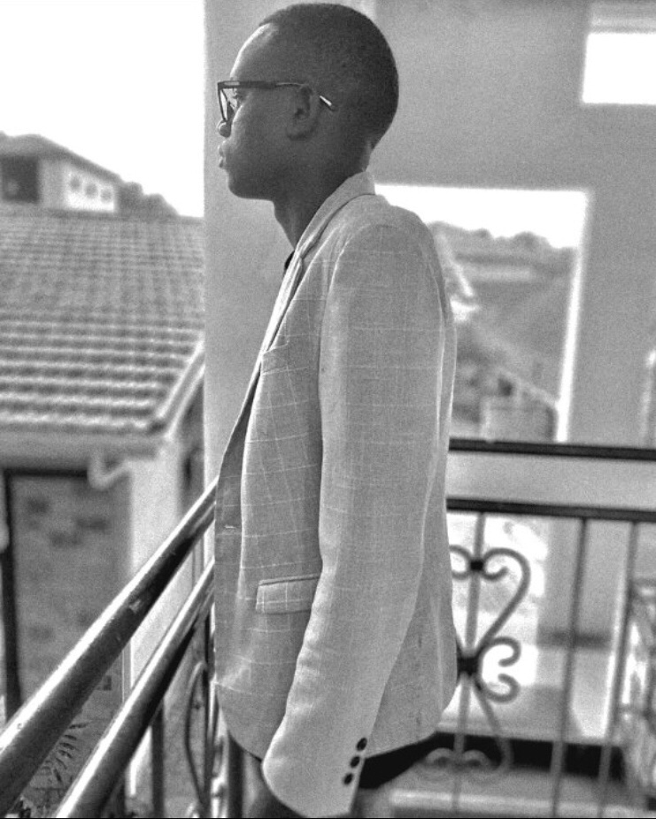 Ravey1_'s tweet image. Chasing sunsets and dreams 🌇✨guess it’s my teenage fever