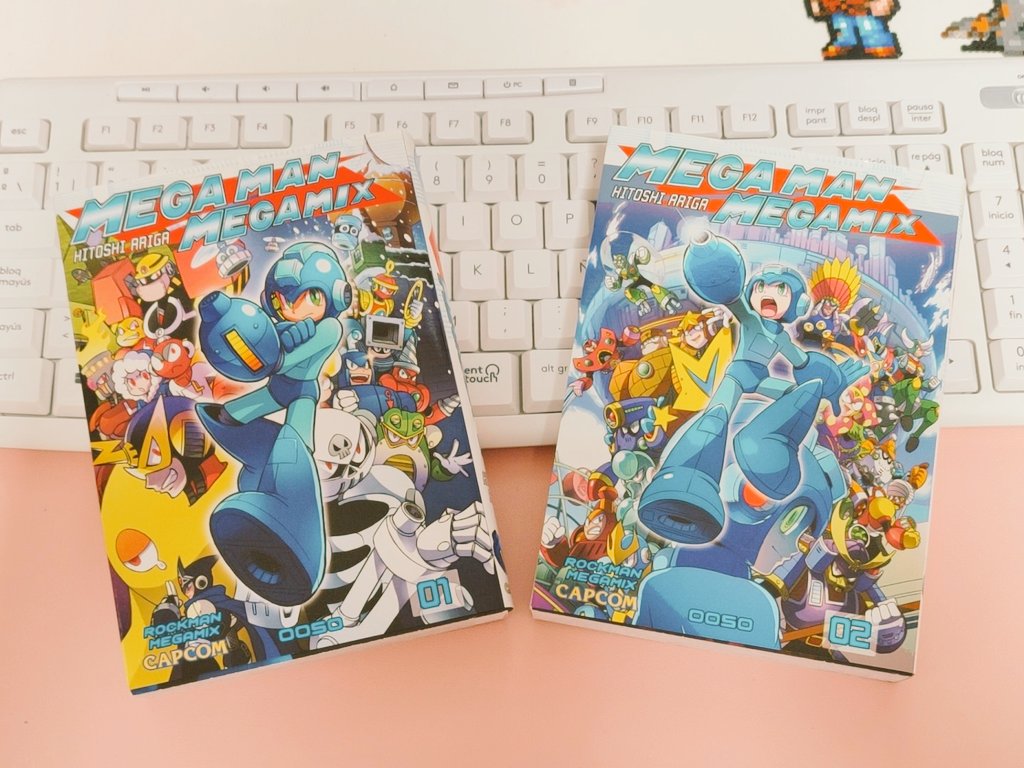 ChocotitaKawai's tweet photo. @oosocomic sacó hace un tiempo estos dos volúmenes de Megaman Megamix 💙
#OosoComics #Megaman #RetroGame #Manga https://t.co/qydCMyZ6nh