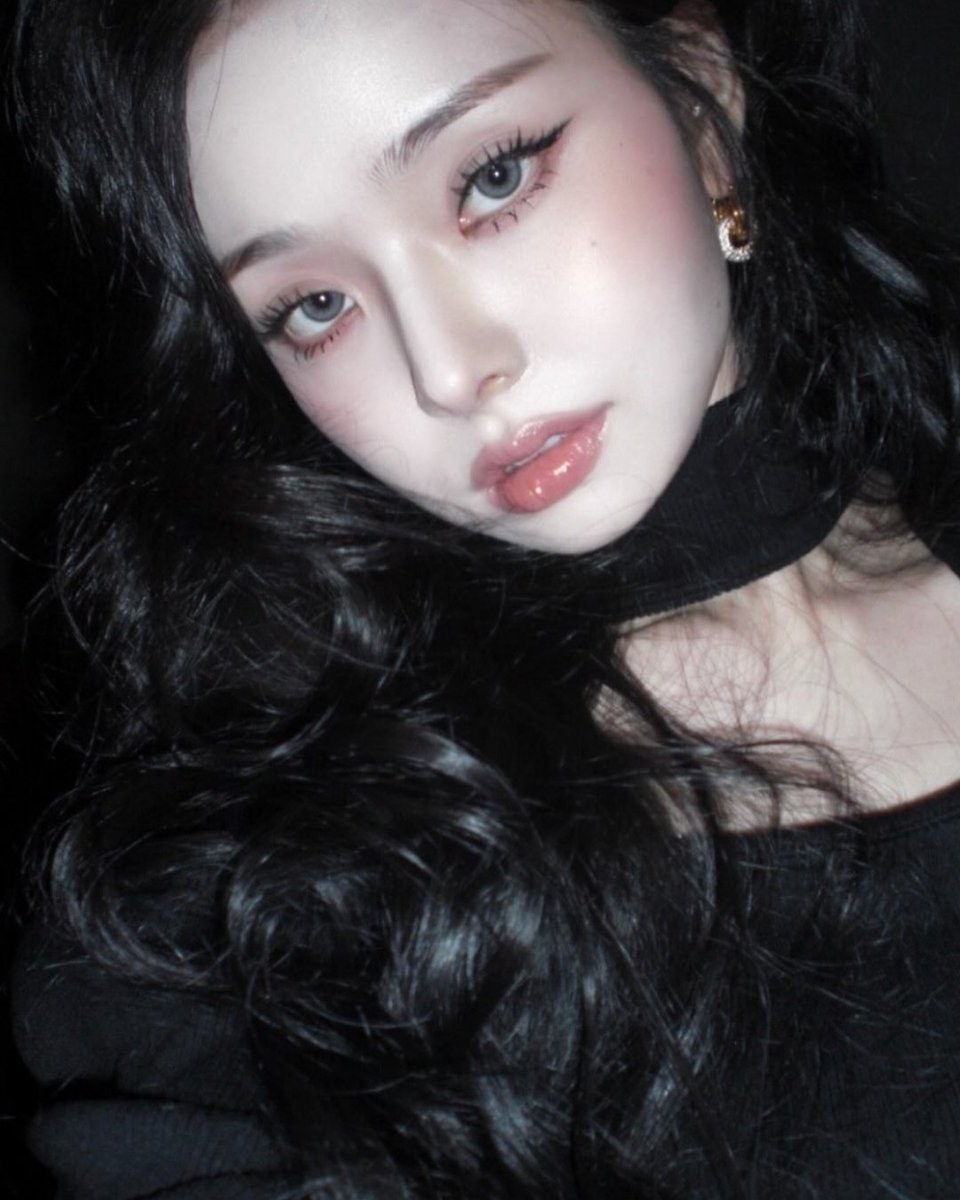 ㅤ
ㅤ
ᅠᅠᅠㅤ     ˳ㅤ   ۟    𝒜𝑛𝑔é𝑙𝑖𝑞͡𝑢𝑒ㅤ  𝅼    ᡣ𐭩     ۟

ᅠᅠㅤㅤSqueeze her, don’t tease her
ᅠᅠ  ㅤㅤㅤ  —  never leave her.
ㅤ
ㅤ