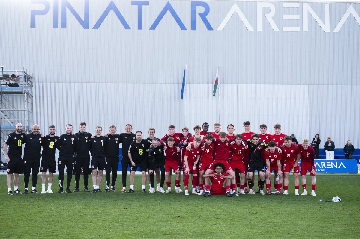 Honoured to start working with the Wales  🏴󠁧󠁢󠁷󠁬󠁳󠁿 U18 squad. New experiences and environments &amp; a great staff across all disciplines and a team of superb talent.
Looking forward to what the future brings in the lead up to Euro 2026. Two great tests against Poland 🇵🇱 &amp; Denmark 🇩🇰