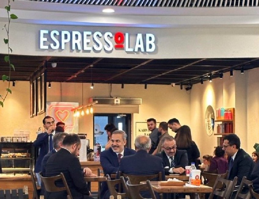 cengizaksan's tweet photo. Boykot çağrısı ters tepti.
Tanımayan kalmadı.
#espresslab https://t.co/uDnVh4E2Ka