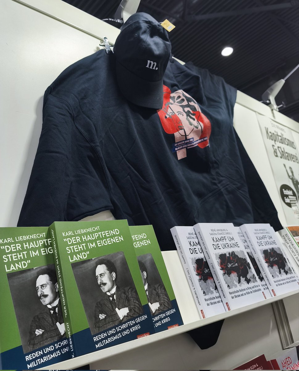 manifestbuecher's tweet photo. Berlin ➡️ Leipzig 
Heute ging es voll bepackt zur diesjährigen @buchmesse und ab Morgen sind wir an Stand K500 in Halle 5 für euch da und freuen uns sehr auf euren Besuch! https://t.co/8q5SLNctW7