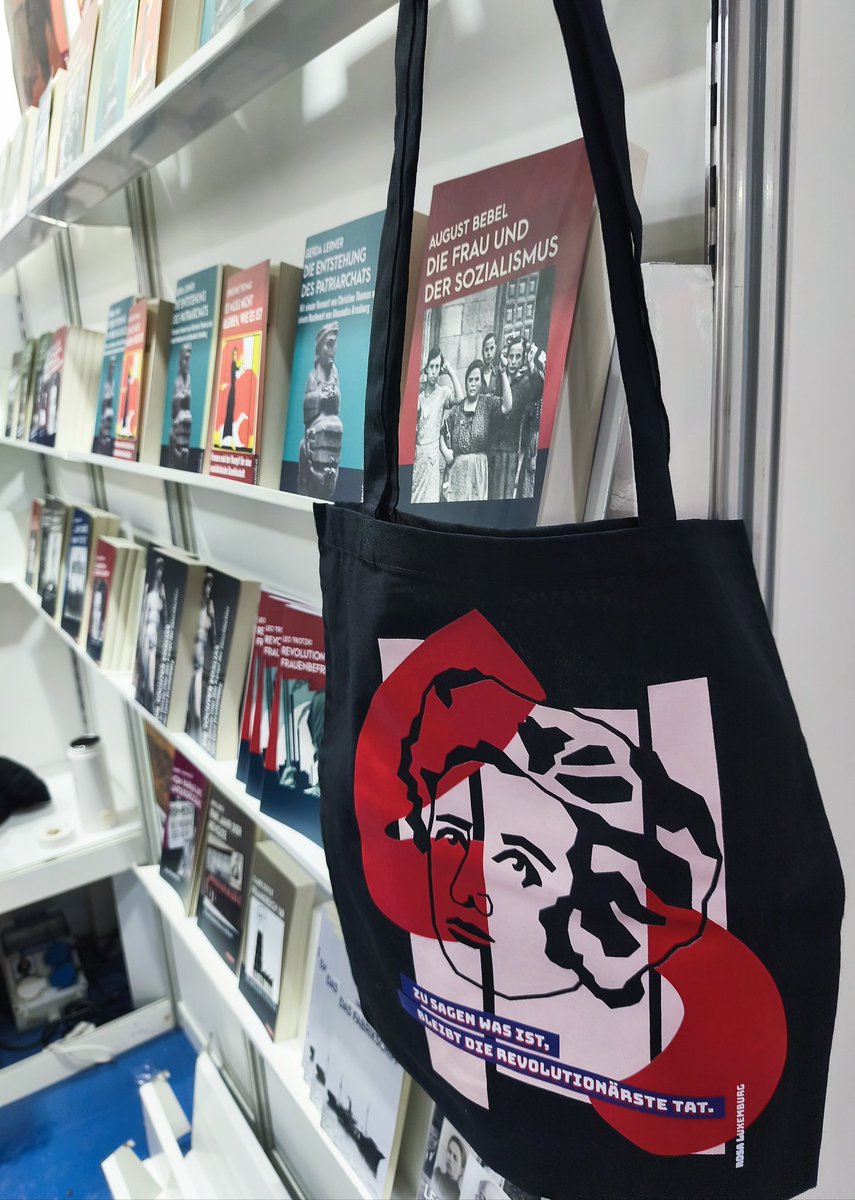 manifestbuecher's tweet photo. Berlin ➡️ Leipzig 
Heute ging es voll bepackt zur diesjährigen @buchmesse und ab Morgen sind wir an Stand K500 in Halle 5 für euch da und freuen uns sehr auf euren Besuch! https://t.co/8q5SLNctW7