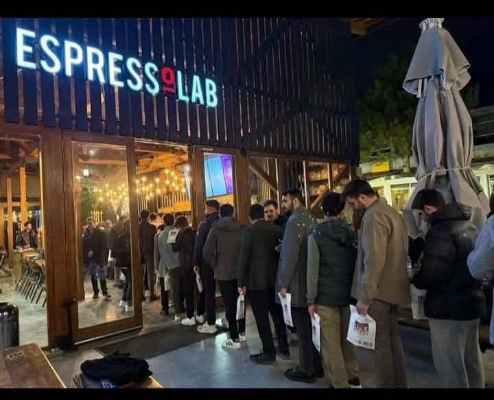 savas_baskaya's tweet photo. Aferin özgür özel sayende yeni bir Türk markası öğrendik bundan sonra yeni mekanımız Espressolab
#espresslab https://t.co/2DLgzfzGBh