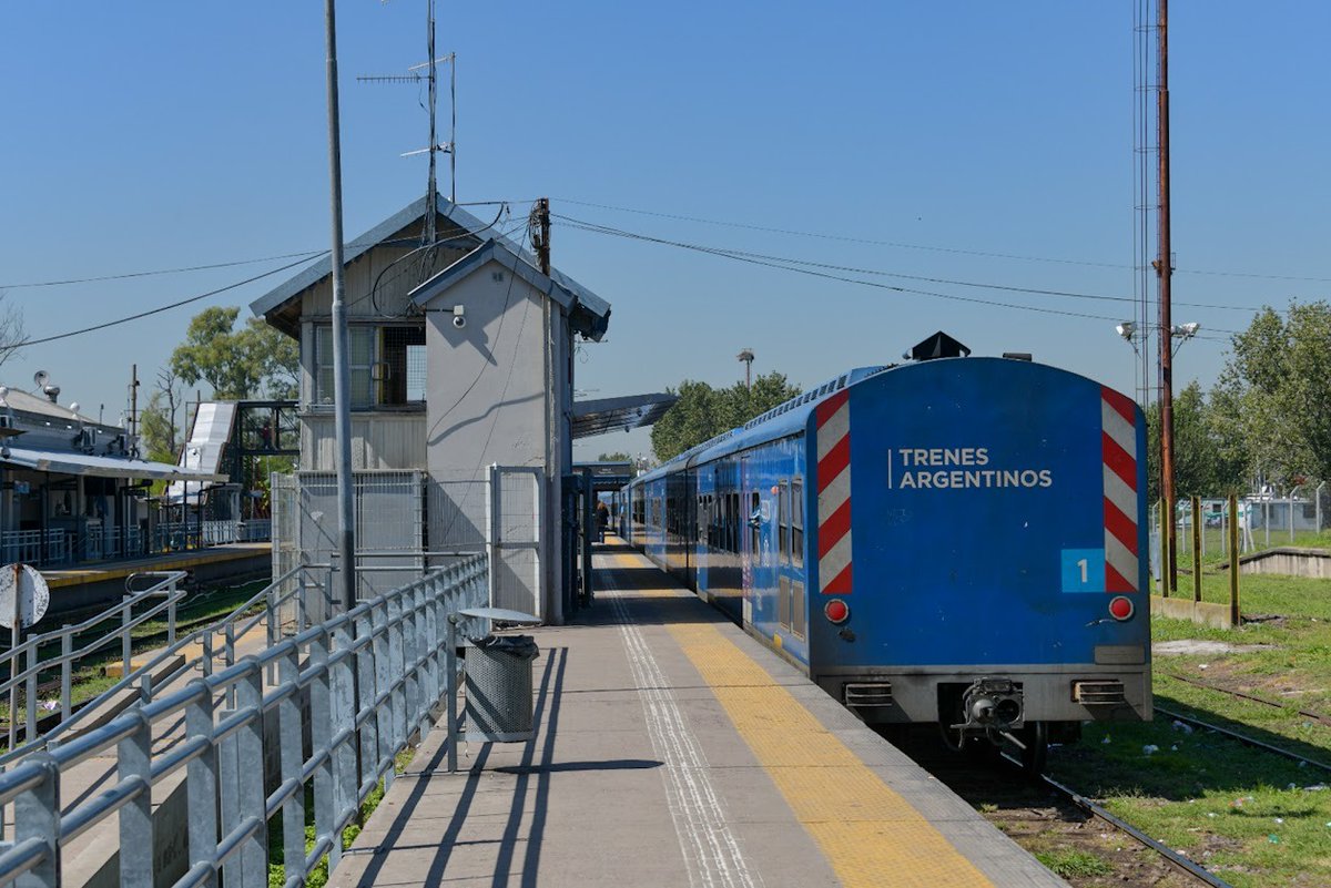 infotrensanmar's tweet image. 👋 #TrenSanMartín 

📣 Hoy les compartimos algunas imágenes actuales de la estación📍#Pilar, recordando que un día como hoy , 📰en el año 1888 llegaba el primer tren a la localidad de dicha estación.🚂👏

#Datocurioso