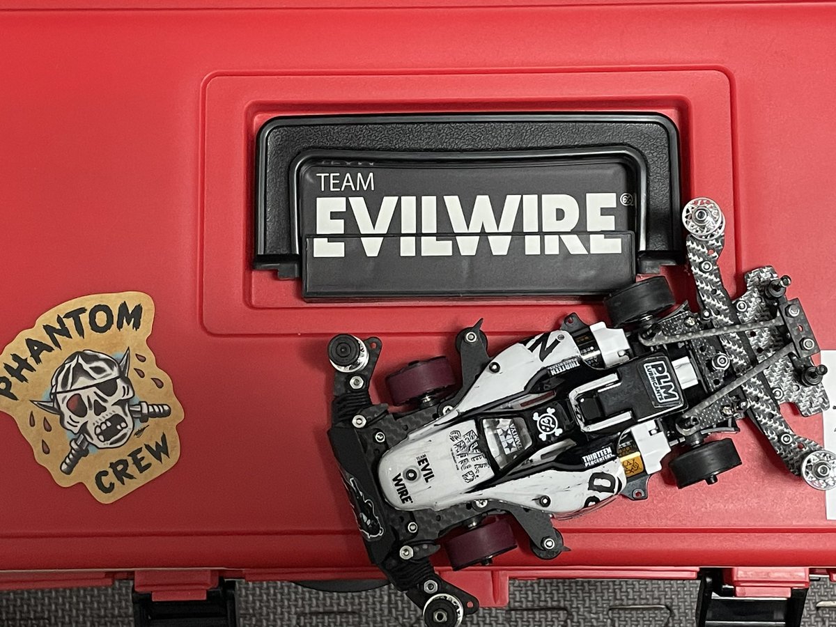 3249_244's tweet image. いただいたステッカーをすぐ貼っちゃうタイプ😉ありがとうございます🫰
#EVILWIRE
#PHANTOMBOY
#EW四駆