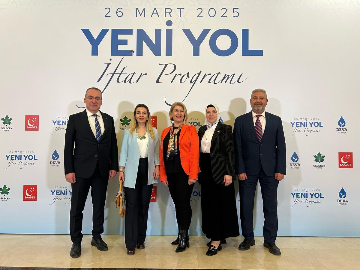 gelecekkadinplk's tweet photo. Yeni Yol Grubumuzun iftar programına katıldık 🍀#gelecekparti #yeniyol https://t.co/0CzX9DzFP2