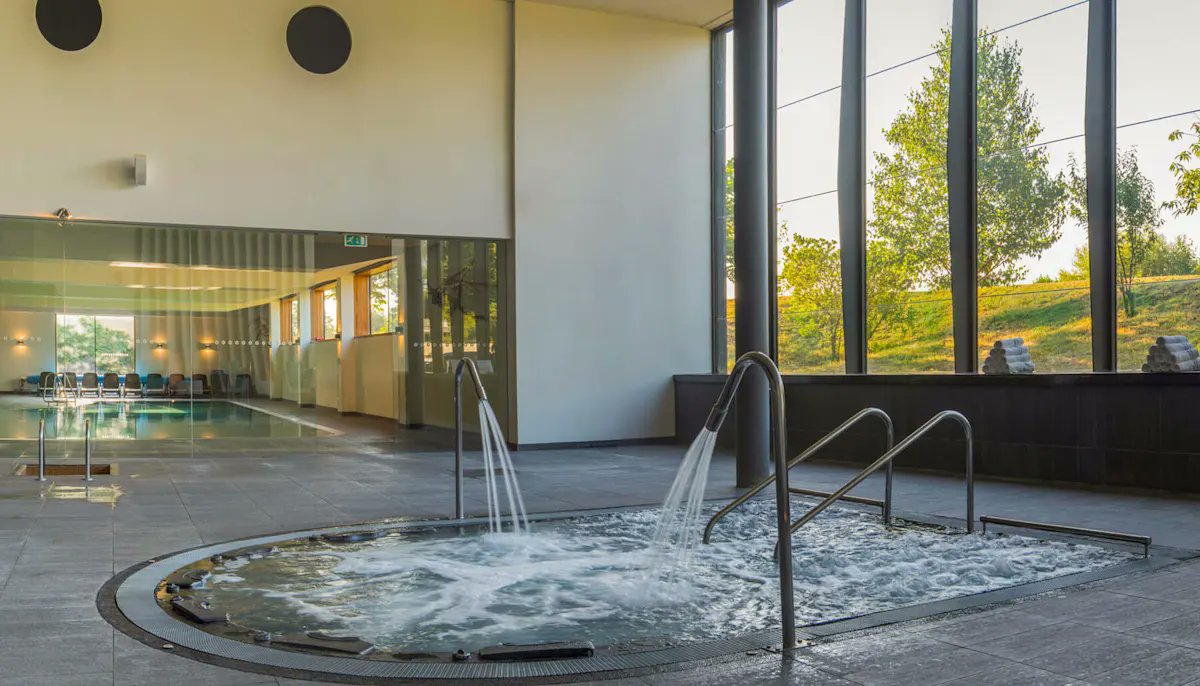 The award winning Lifehouse Spa &amp; Hotel offers a tranquil experience like no other!

Known for their holistic approach to wellness, nutrition and rejuvenating treatments, you'll no doubt be left feeling refreshed and restored 😍🧖‍♂️

Book now: ow.ly/WhOQ50Vk0yK