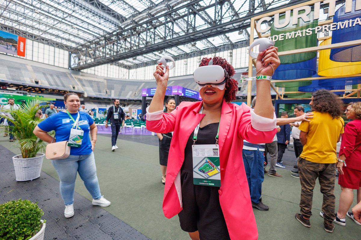 O #SCECWB25 não é apenas um evento, é uma imersão! 🌍

Na área de exposição, além de conferir as novidades do mercado, você também pode aproveitar as experiências exclusivas que oferecem uma imersão em 360º.

Você ainda pode conferir o último dia do evento. Não perca! 😉