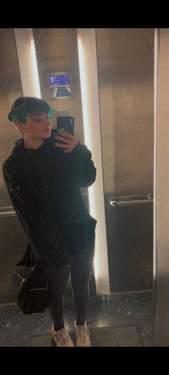 Hey!
Hoffentlich hattet ihr auch so einen schönen Tag voller Verwöhnungen so wie ich ;)

#kleingeld #sklaven #findom #herrin