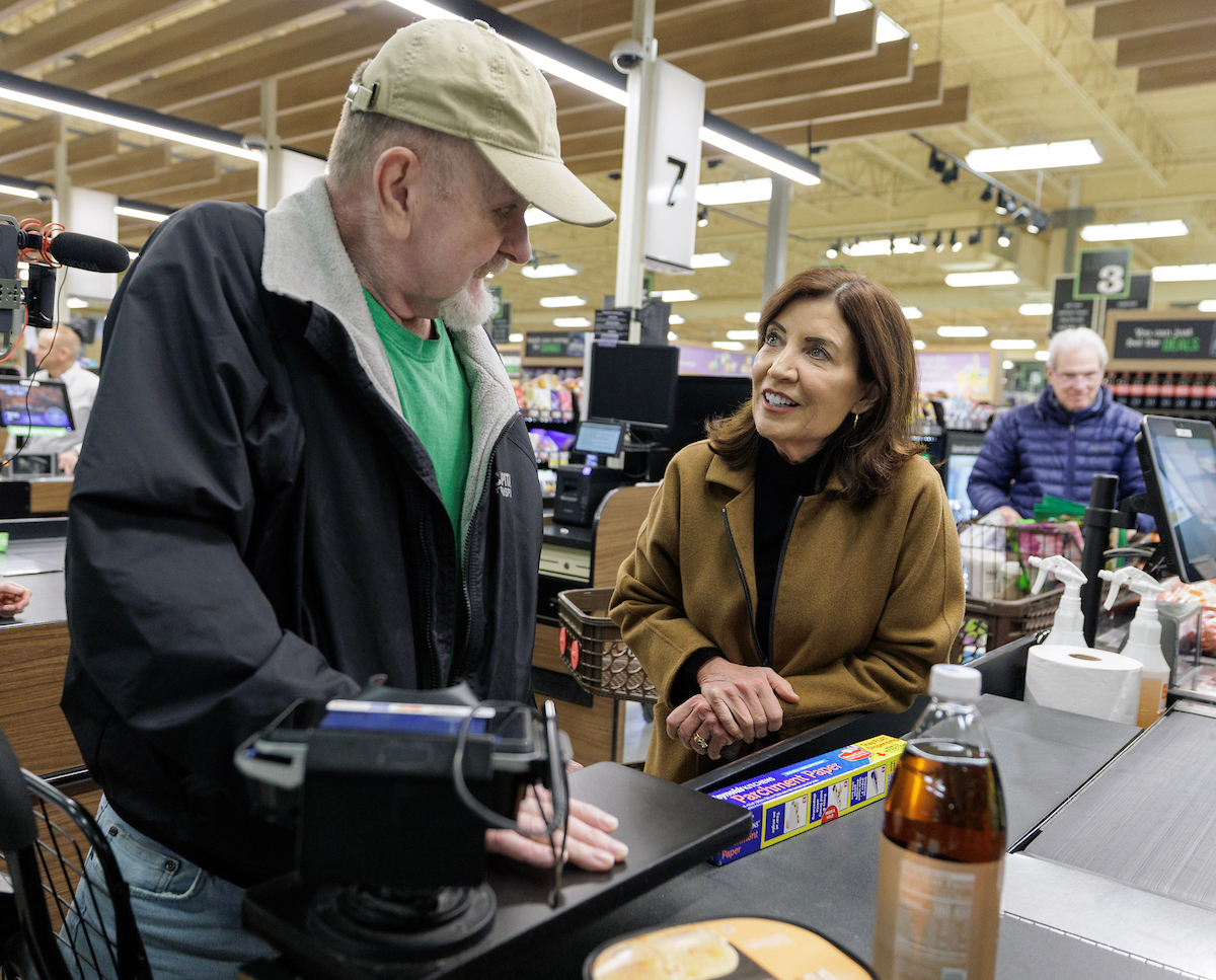GovKathyHochul's tweet image. Everyone's feeling it – the cost of living ain't cheap.

I want to make your next trip to the grocery store a little easier. A check of up to $500 per family. No hoops, no extra steps. Just money in your pockets.