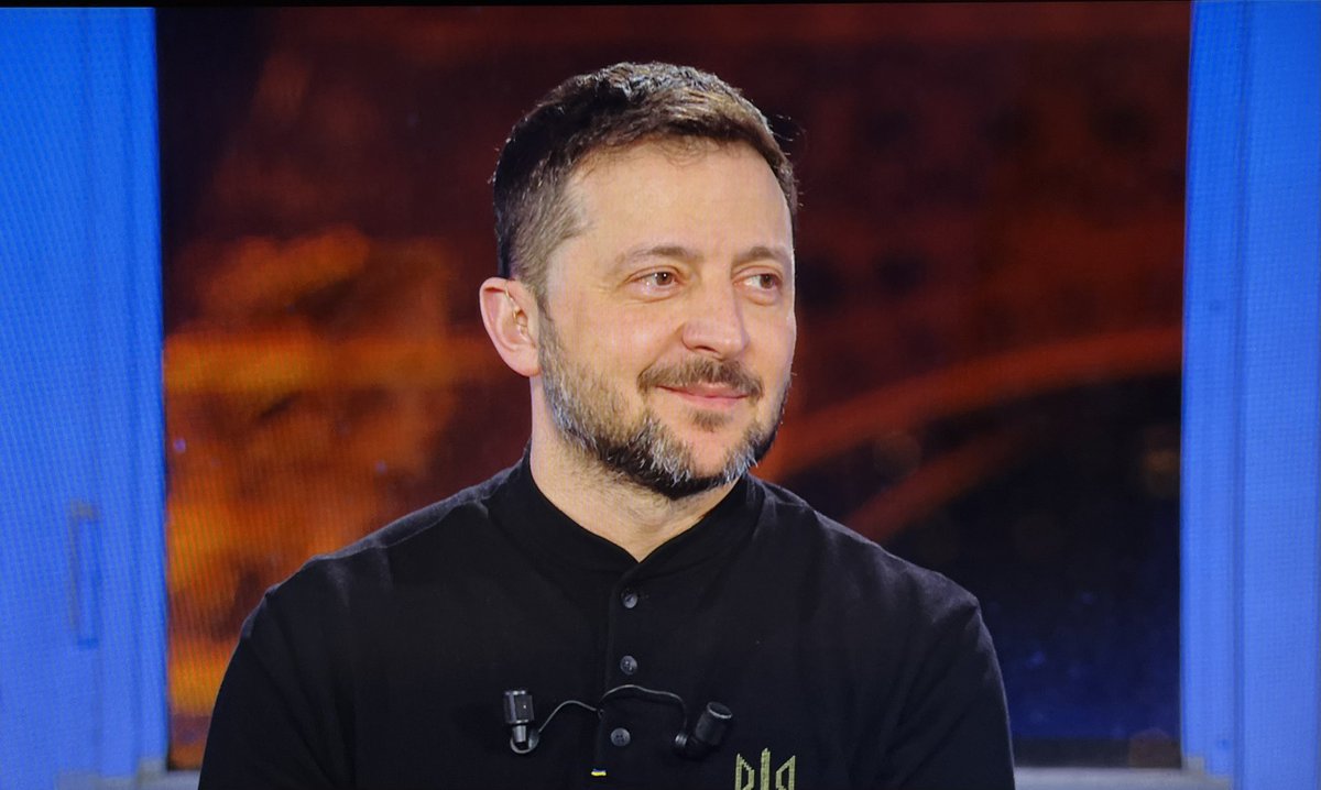 🔴Entretien exceptionnel avec Volodymyr Zelensky sur @francetv

Depuis Paris, il s'adresse à toute l'Europe en répondant aux questions de <a href="/Caroline_Roux/">Caroline Roux</a> <a href="/Francetele/">France Télévisions</a> &amp; des médias publics de l'<a href="/EBU_HQ/">EBU</a>

▶️Ce soir à 21.00 | #France2, #franceinfo📺, france. tv, franceinfo. fr