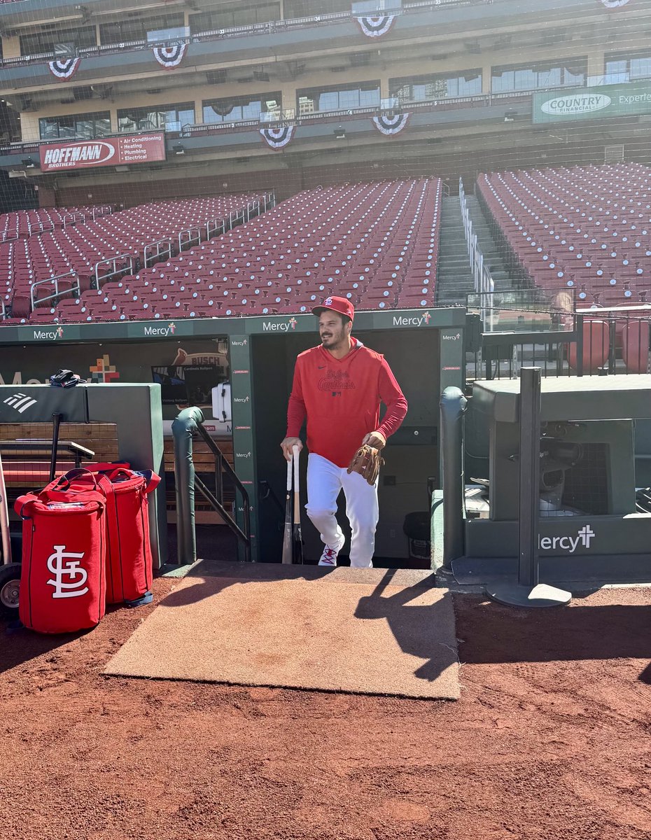 Benjamin Hochman (@hochman) on Twitter photo Nolan Arenado, back at Busch after all. Nolan Arenado, back at Busch after all.