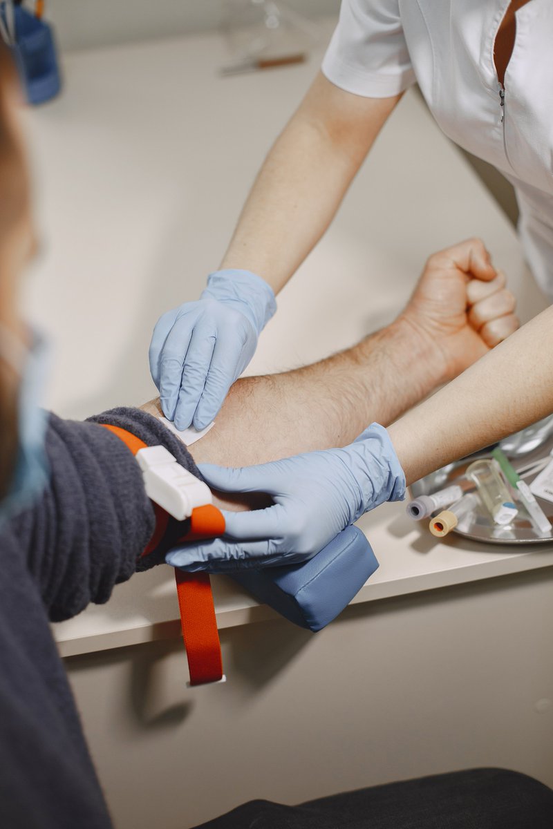 CGPodologos's tweet photo. 📢 @sanidadgob reconoce que la venopunción es competencia del profesional de la #podología para obtener PRP en patologías del pie. Un gran avance para nuestra profesión. 🦶💉

🔗 https://t.co/z8Lubs3L0Z https://t.co/THzxR9Zt4Q