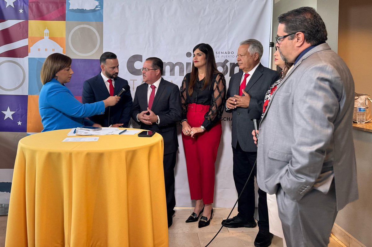 Junto a los compañeros de la delegación del <a href="/ppdpr/">Partido Popular Democrático</a>, hoy participé de la Comisión Total Especial del <a href="/SenadoPR/">Senado de Puerto Rico</a> en Villalba.