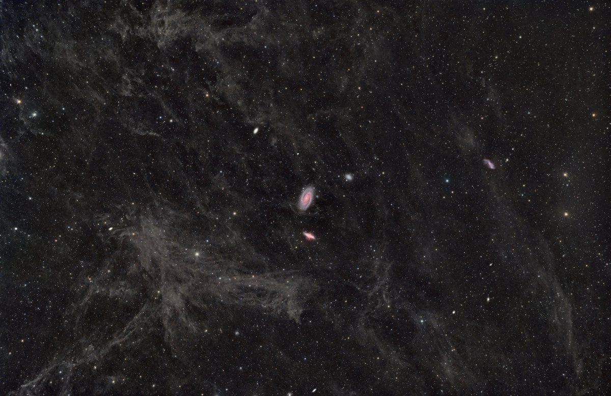 4clear nights last week (!!) with 2Samyang 135's (one mono for Lum and a bit of Ha, one OSC for RGB).
Ended up throwing away all of night four's 14 hrs data.  Subs looked fine but there must've been some high cloud, so ended up with *only* 46hrs on M81/82 &amp; Coddington's "nebula"